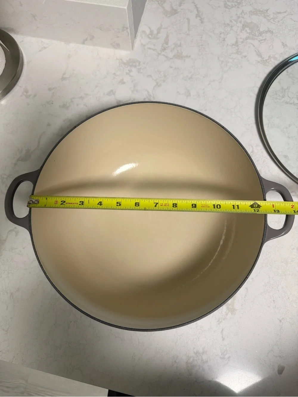 Oyster Gray Le Creuset Enameled Cast Iron soup pot with Glass Lid 5.5 quart